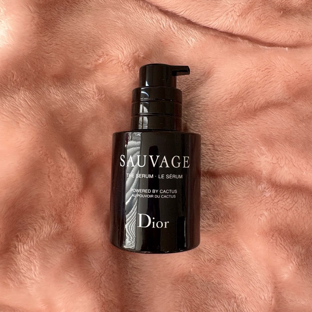 Dior Sauvage Le Sérum in Black